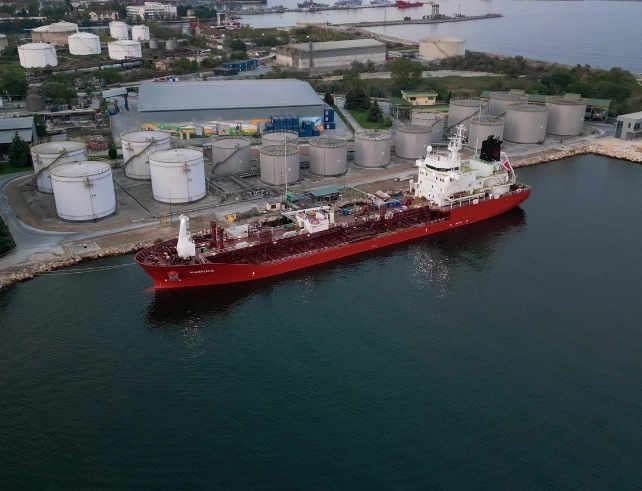 India’s second LPG carrier ‘Nanda Devi’ arrives at Gujarat port