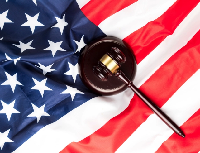 US Trade Court Strikes Down Trump’s 10% Global Tariffs