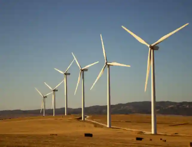 Suzlon Secures 201.6 MW Wind Order from Waaree Group